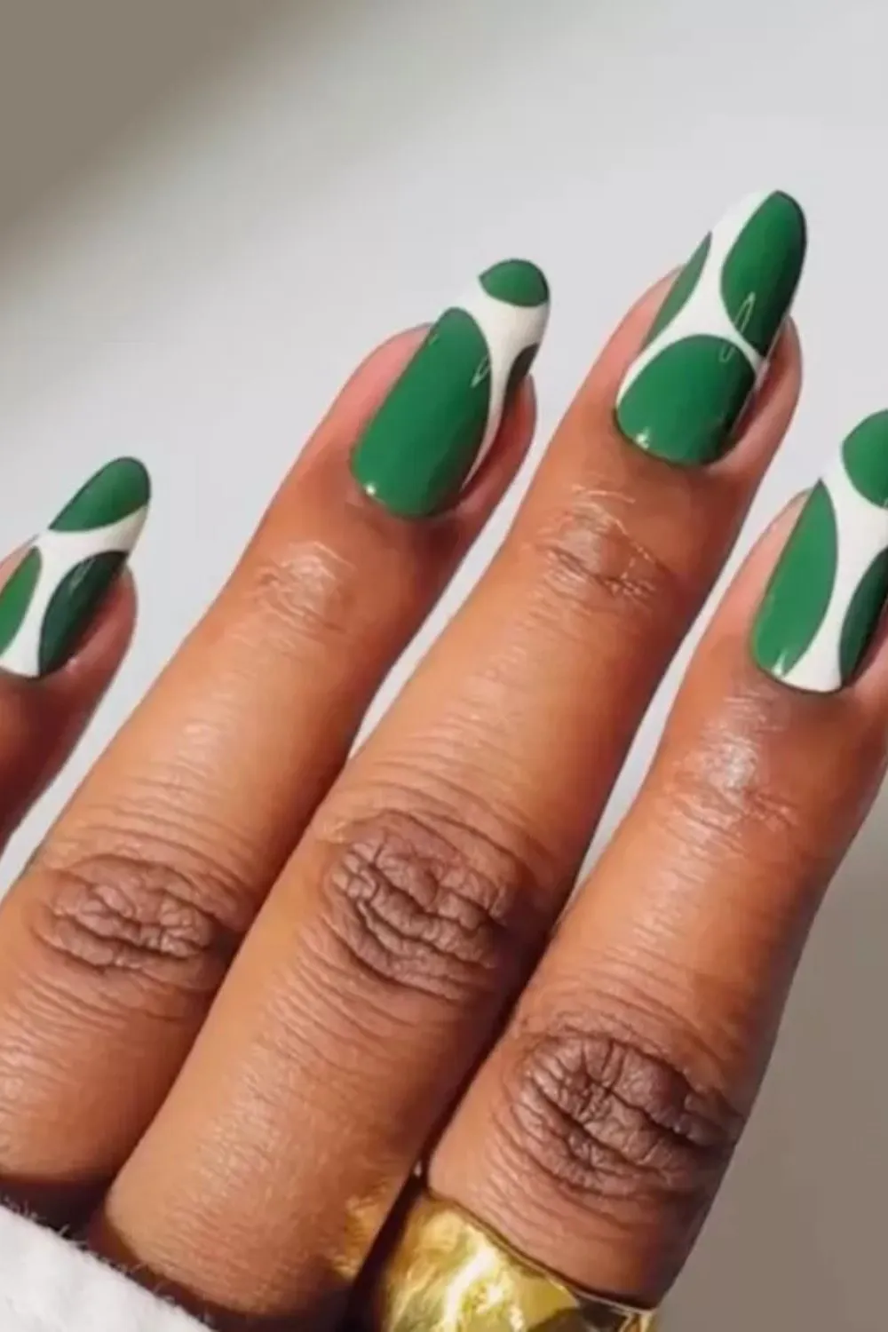 Minimal Blob Art Nails in Emerald - Natural nails with randomly placed emerald green blob shapes