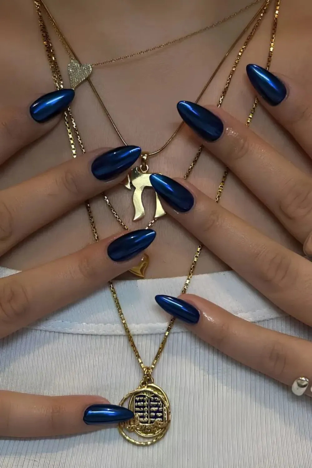 Metallic Blue Nails – High-Gloss Chrome Blue Nails for a Bold Look