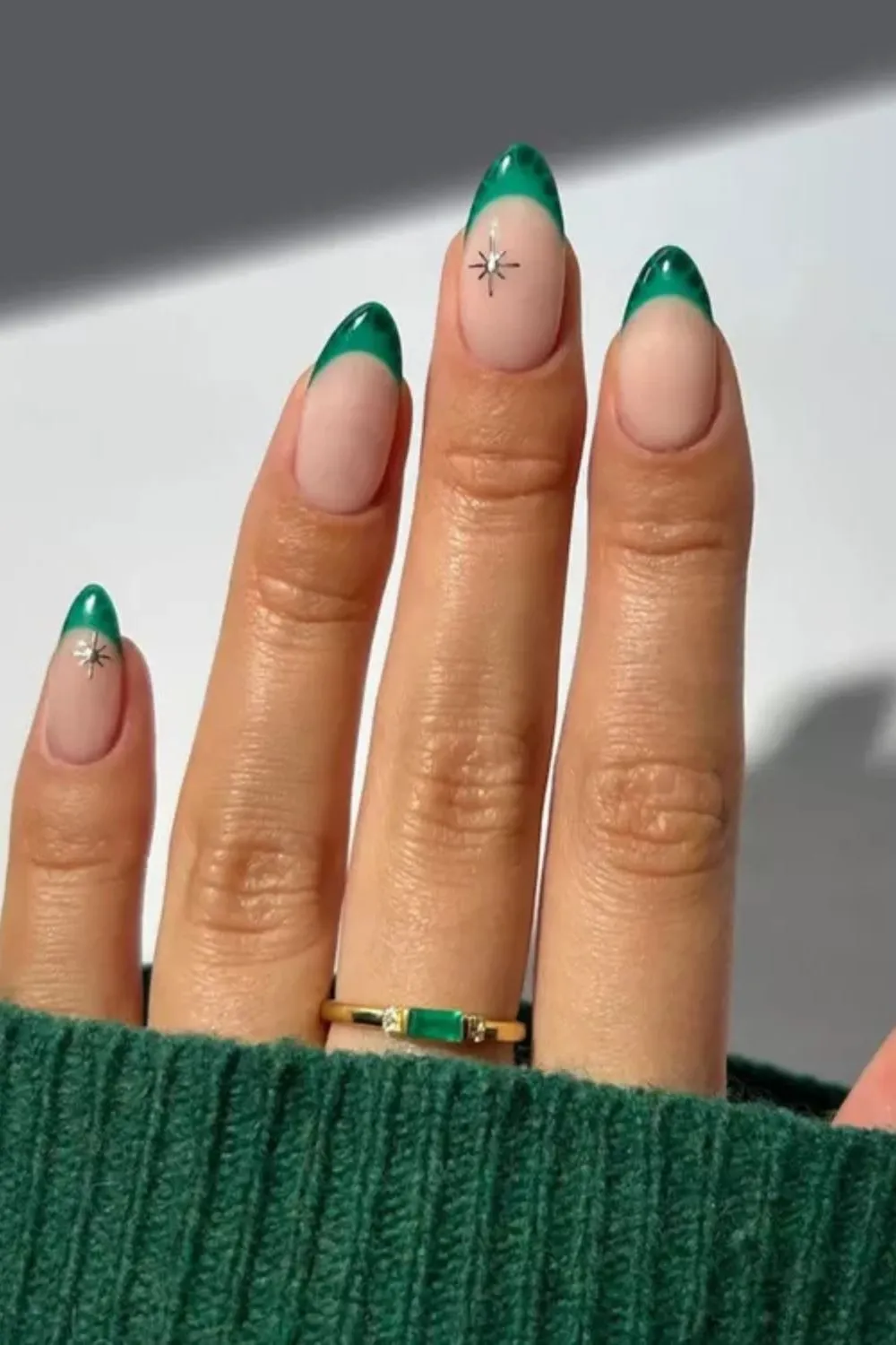 Slim Emerald Croc French Tips - Nude nails with emerald croc-textured French tips