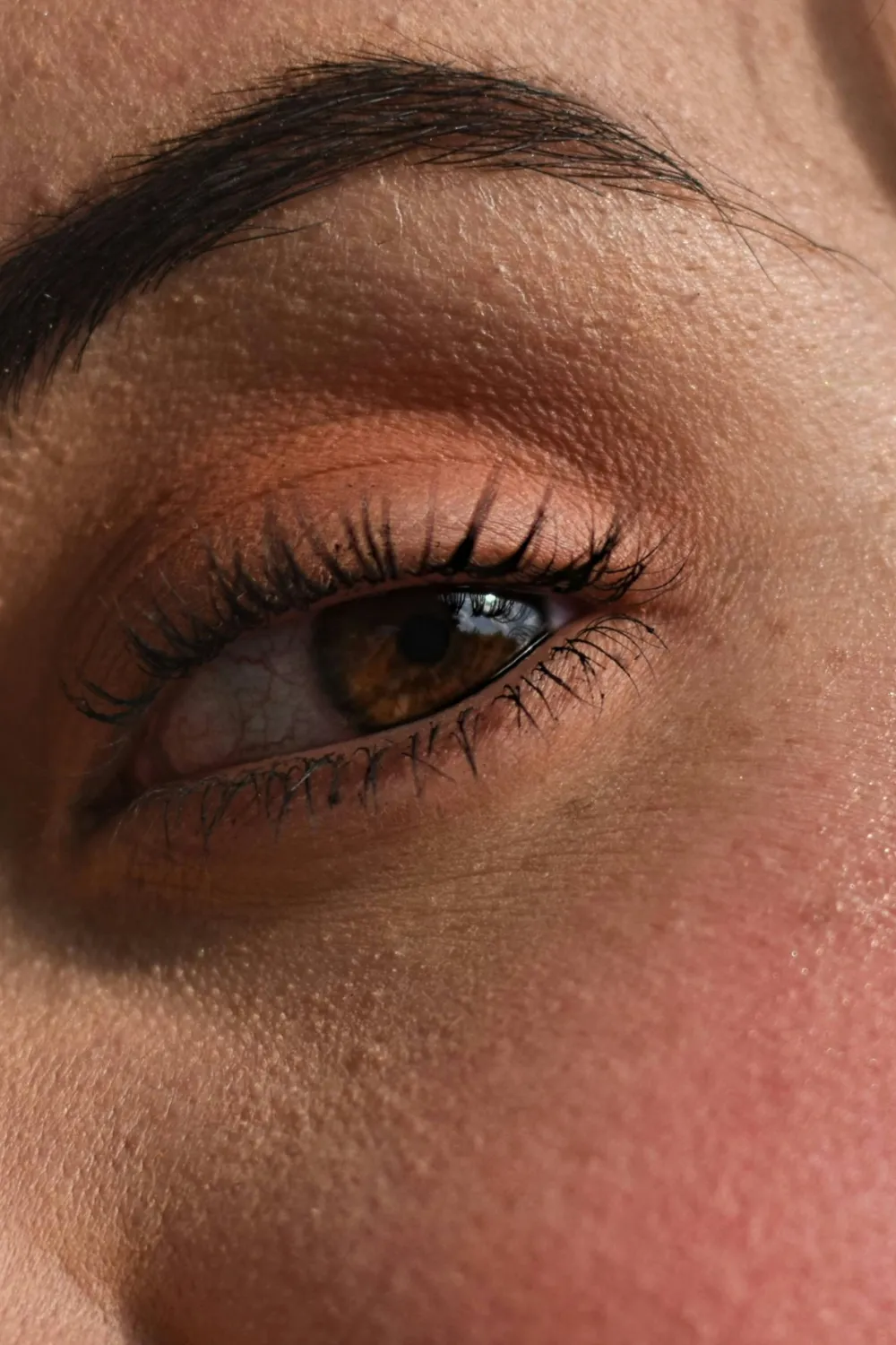 Soft Brown Eyeshadow for Natural Look - Close-up of soft brown eyeshadow makeup