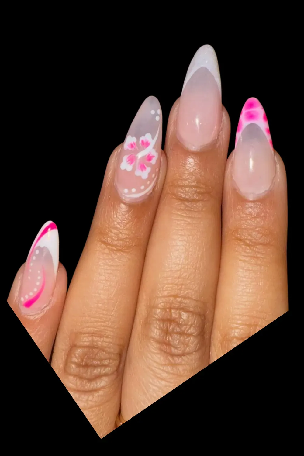 Daisy French Tips for a Soft, Feminine Look -Delicate daisy floral French tips for a soft, feminine touch, perfect for everyday wear.