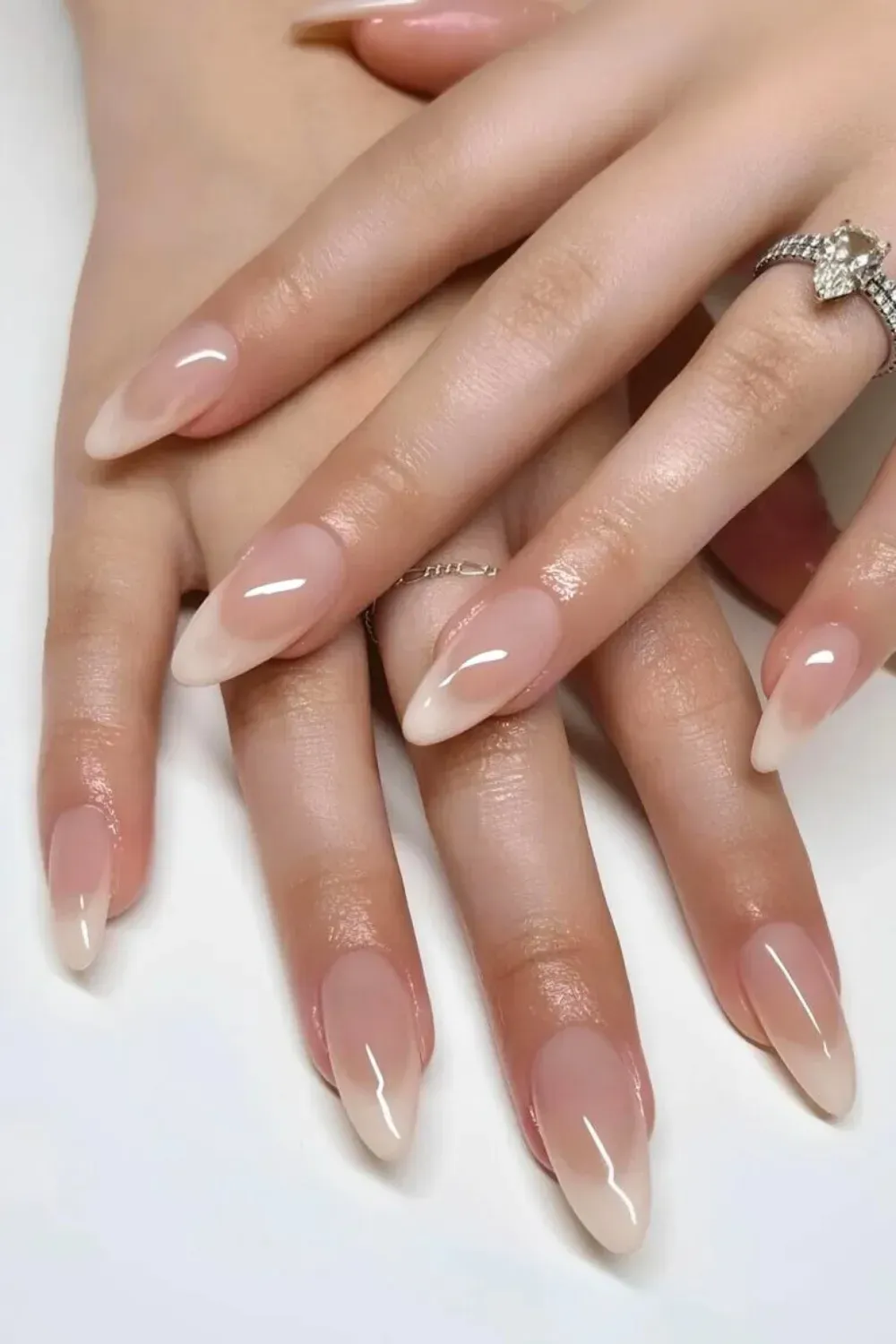 Nude beige French tip nails - Classic nude beige French tip nails