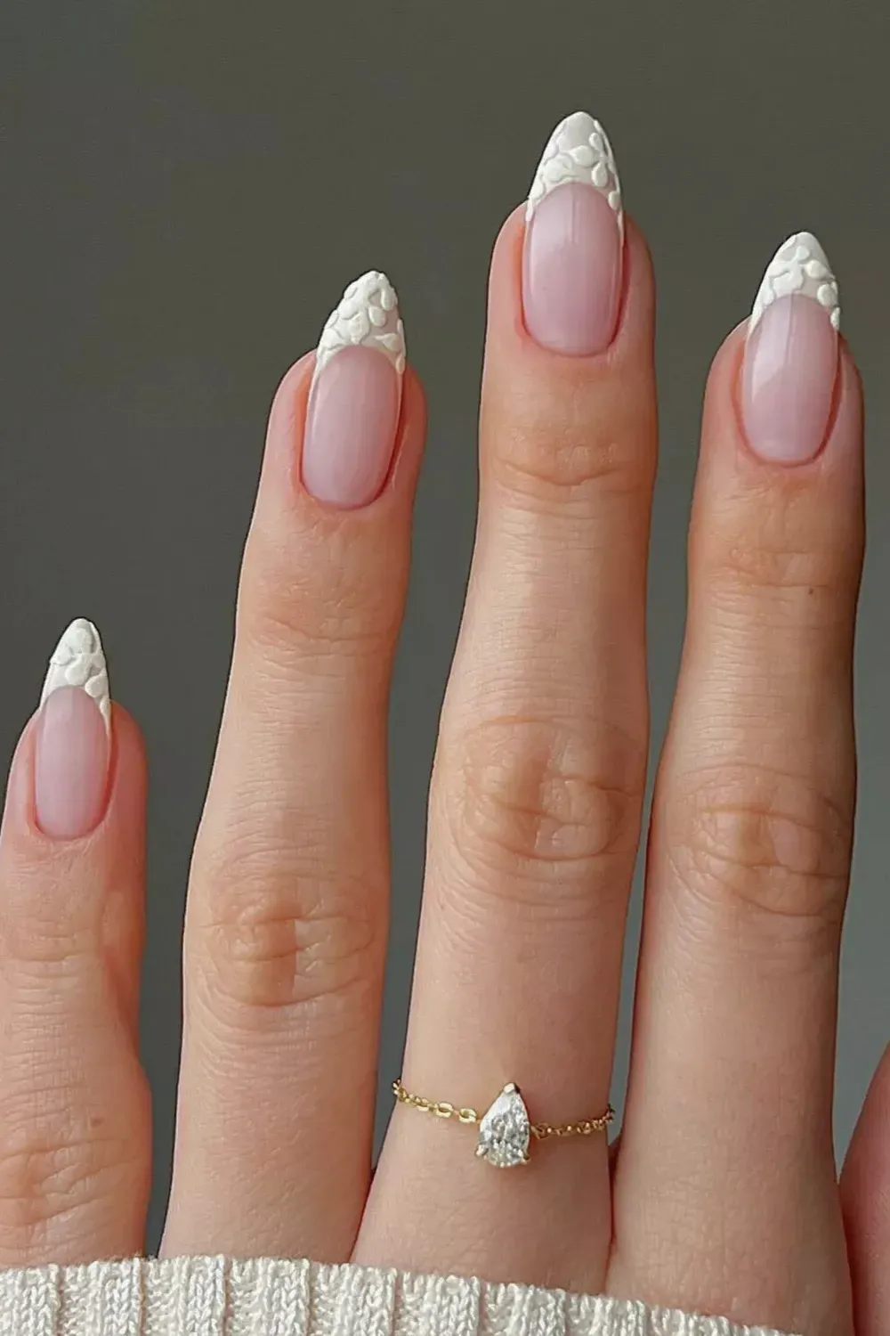 40 White Christmas Nail Ideas for 2025 (Snowflake, Glitter & Winter Chrome)