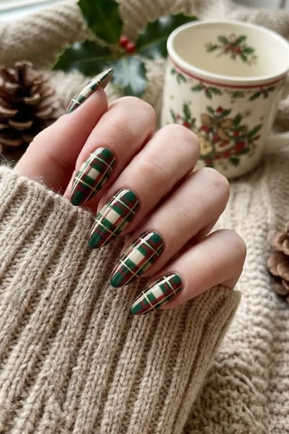 Tartan Plaid Nails – festive plaid pattern nails in green red and gold