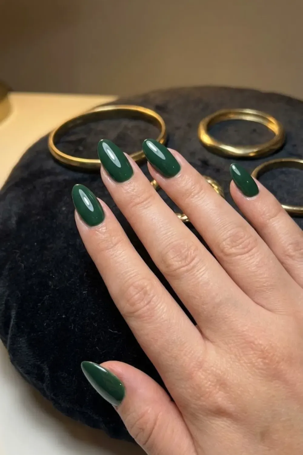 Deep Forest Green – Dark green gel nails oval shape winter manicure