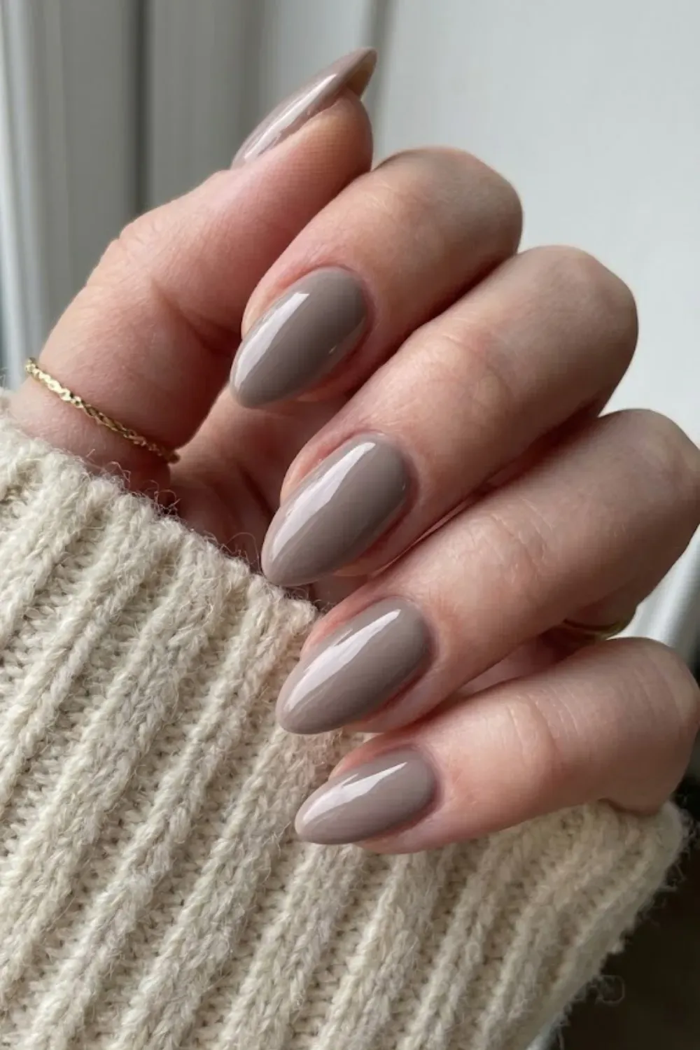 Cool Mushroom Taupe – Soft grey beige taupe gel nails almond shape minimalist