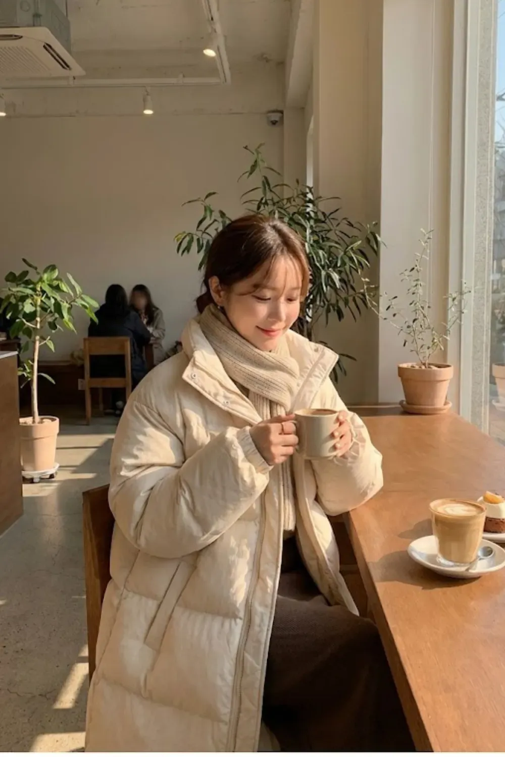 Cream Padded Coat in Cafe / Soft toned Korean cafe winter moment