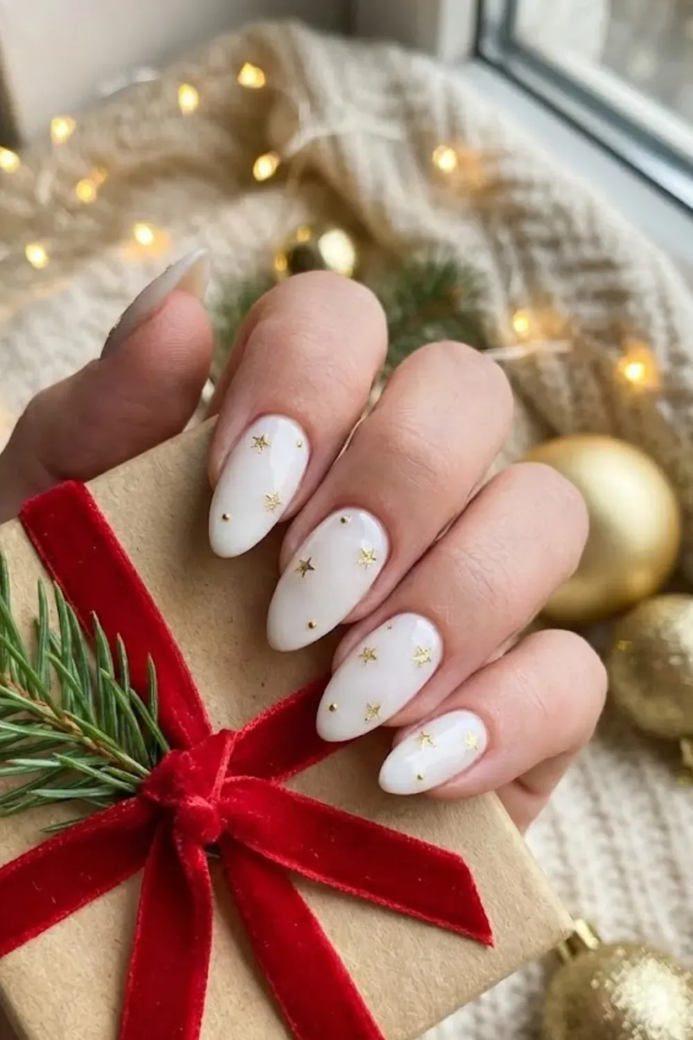 40 White Christmas Nail Ideas for 2025 (Snowflake, Glitter & Winter Chrome)