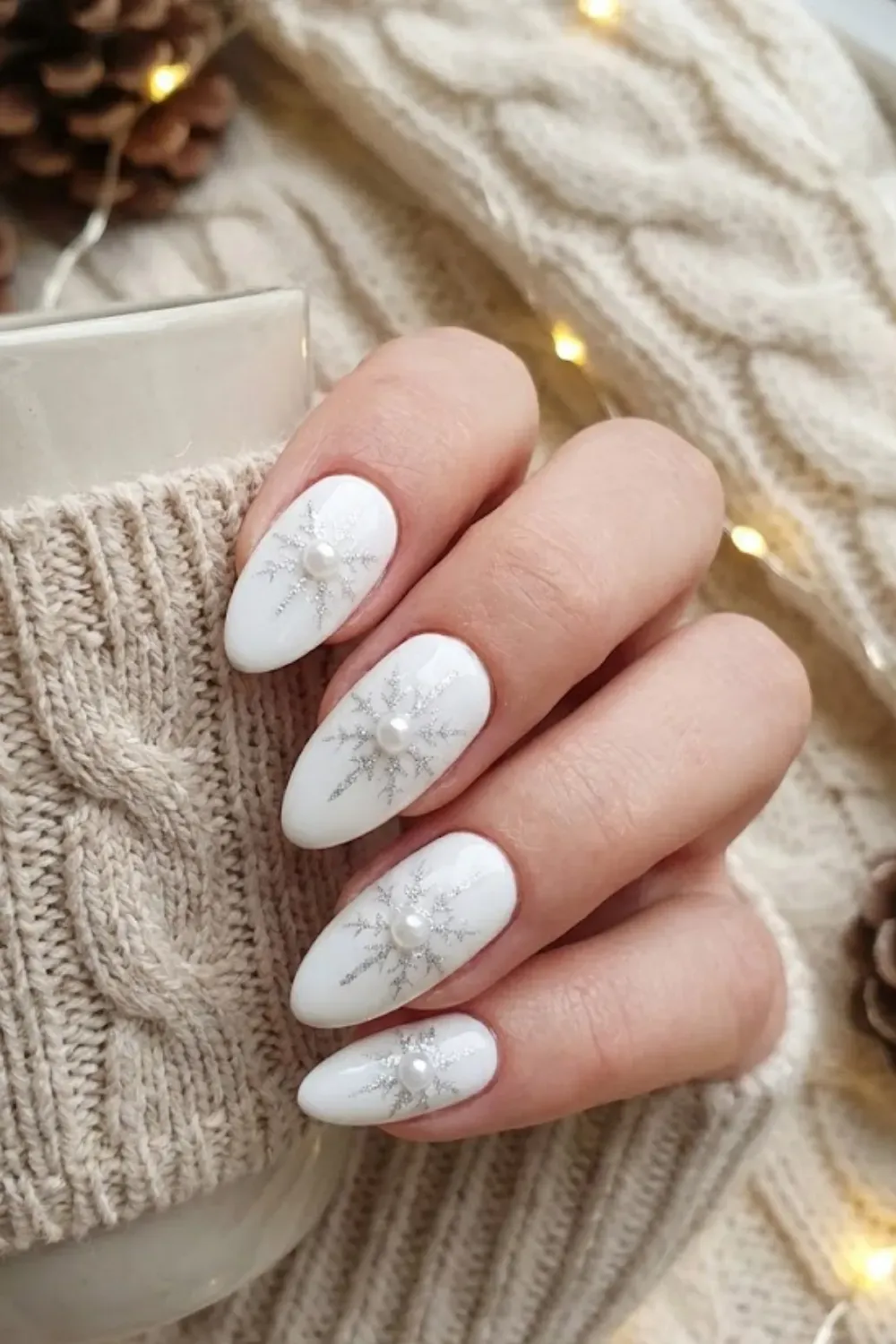 40 White Christmas Nail Ideas for 2025 (Snowflake, Glitter & Winter Chrome)