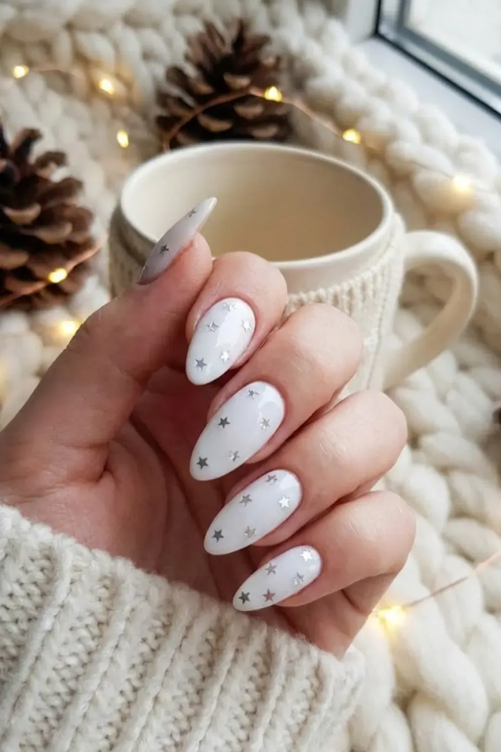 40 White Christmas Nail Ideas for 2025 (Snowflake, Glitter & Winter Chrome)