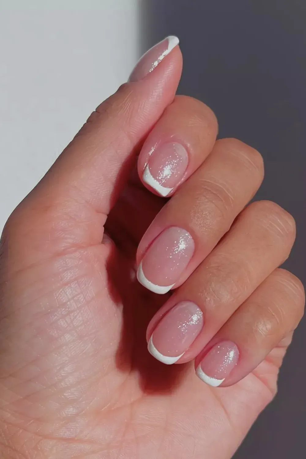 40 White Christmas Nail Ideas for 2025 (Snowflake, Glitter & Winter Chrome)