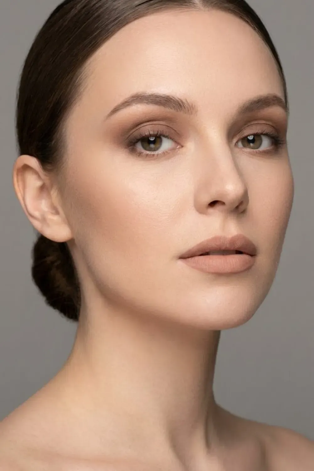 Neutral Matte Clean Makeup - Neutral matte makeup look on fair skin