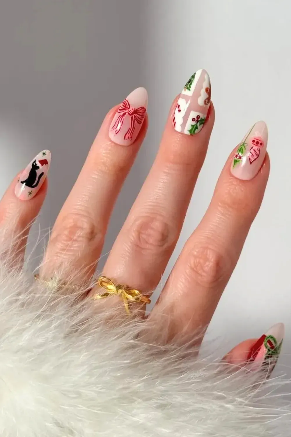 40 White Christmas Nail Ideas for 2025 (Snowflake, Glitter & Winter Chrome)