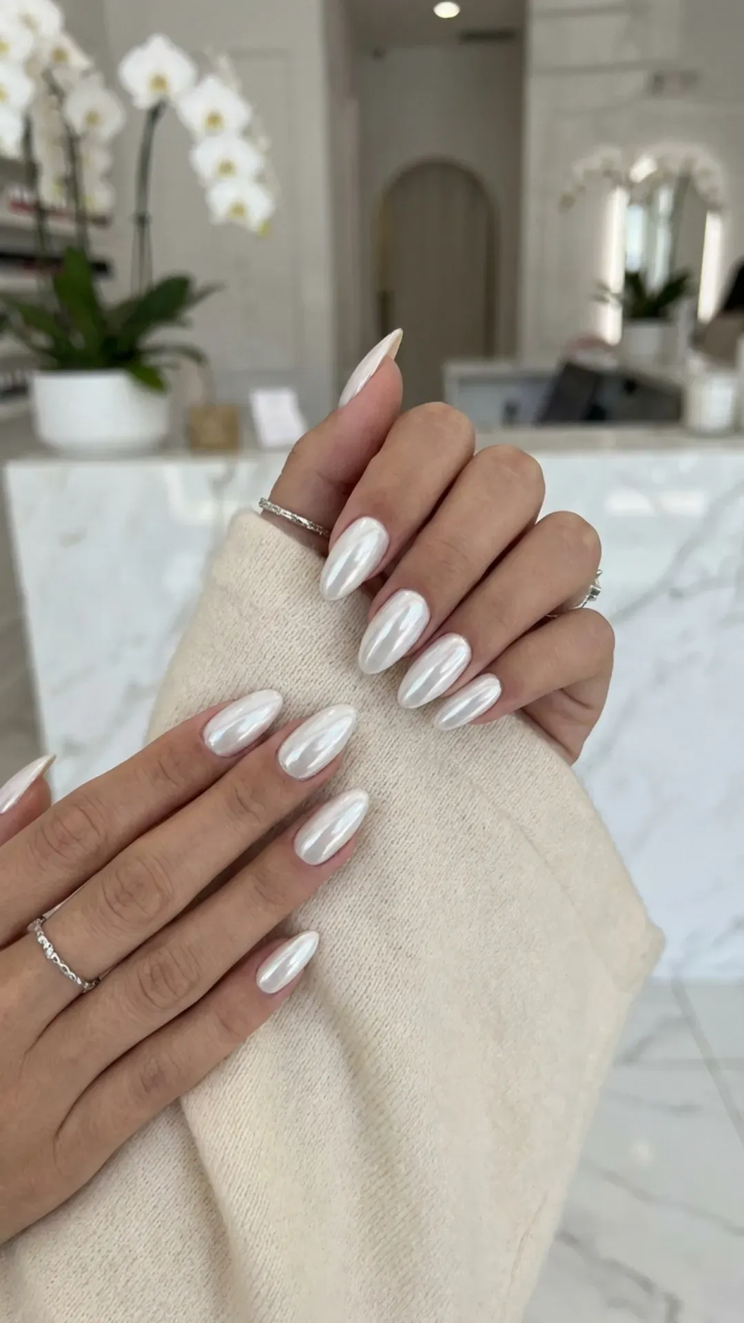 White chrome gorgeous nails, clean luxury style
