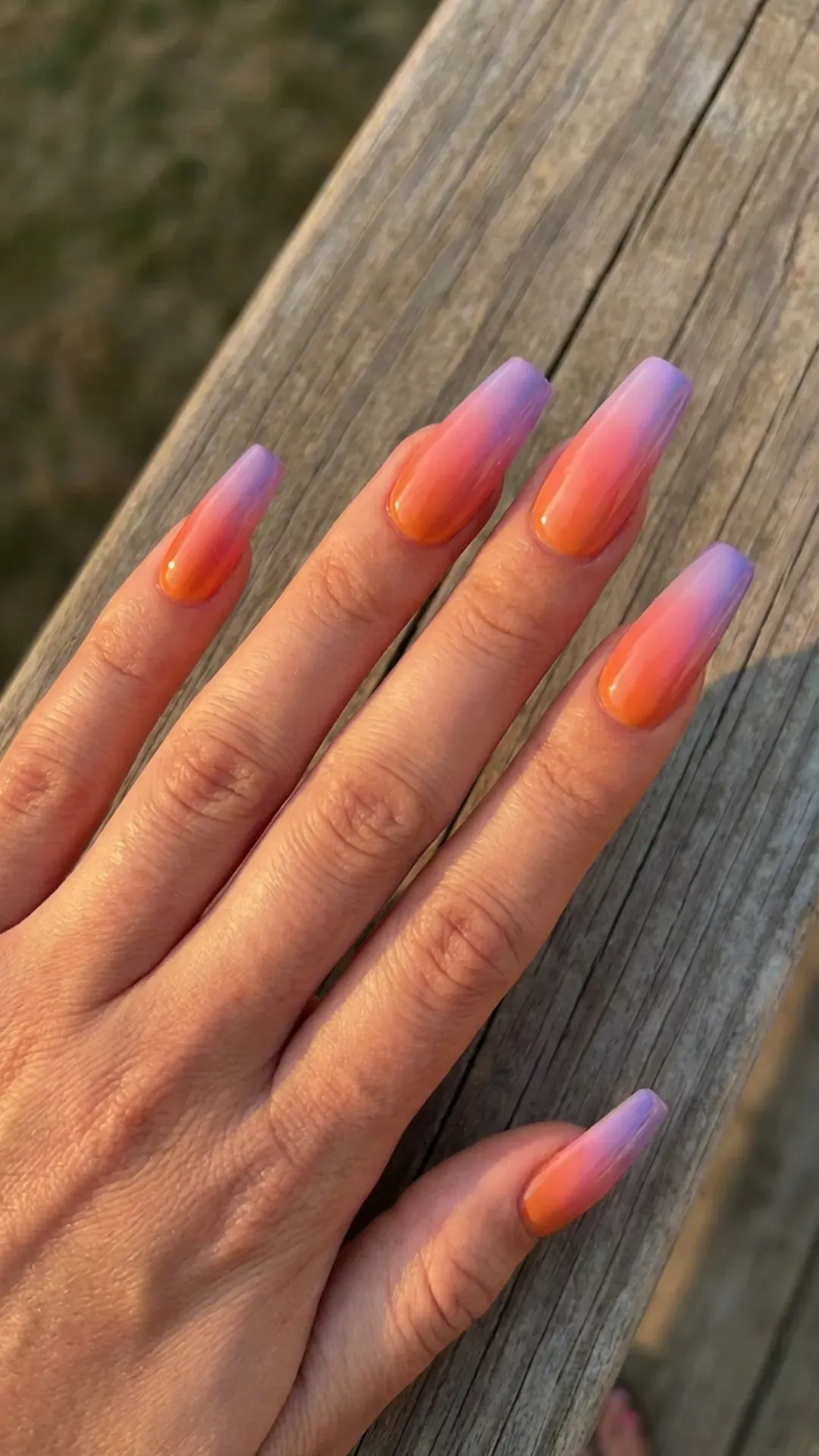 Gradient ombré gorgeous nails, sunset color blend