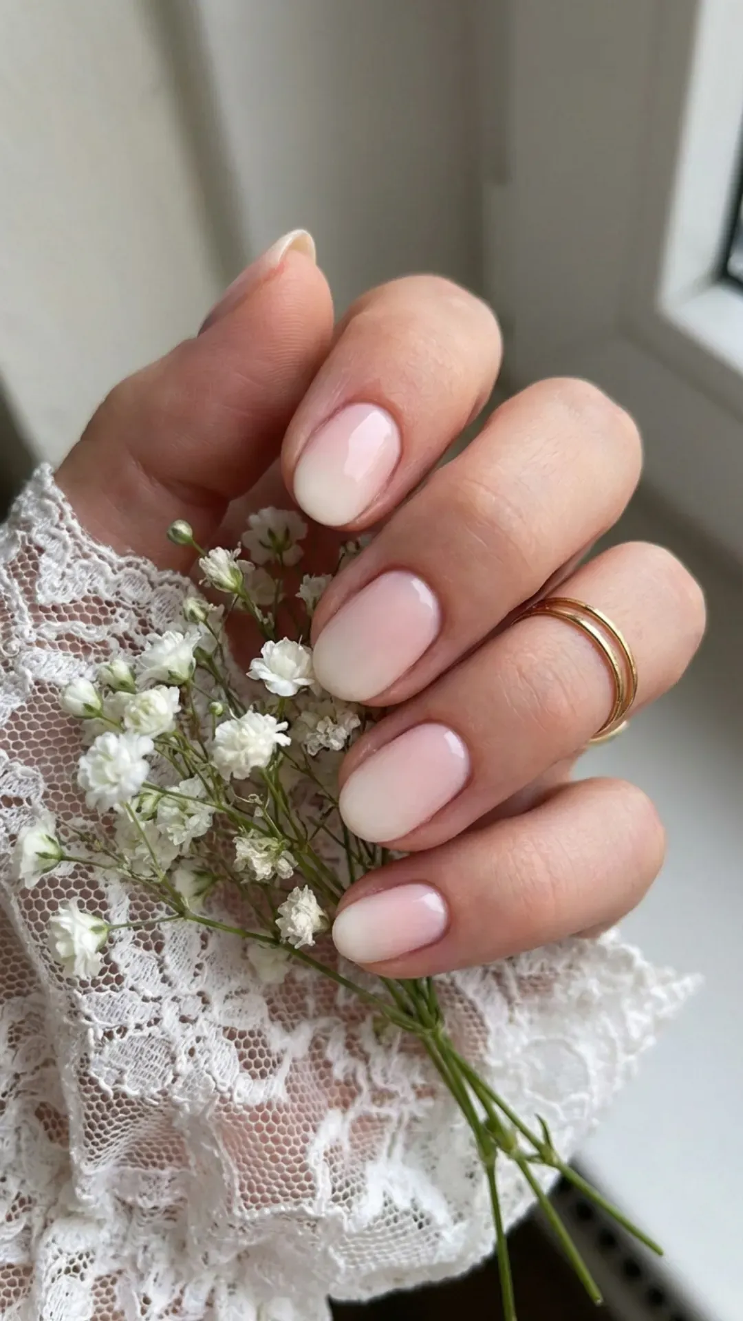 Baby boomer ombré gorgeous nails pink to white, short oval bridal style
