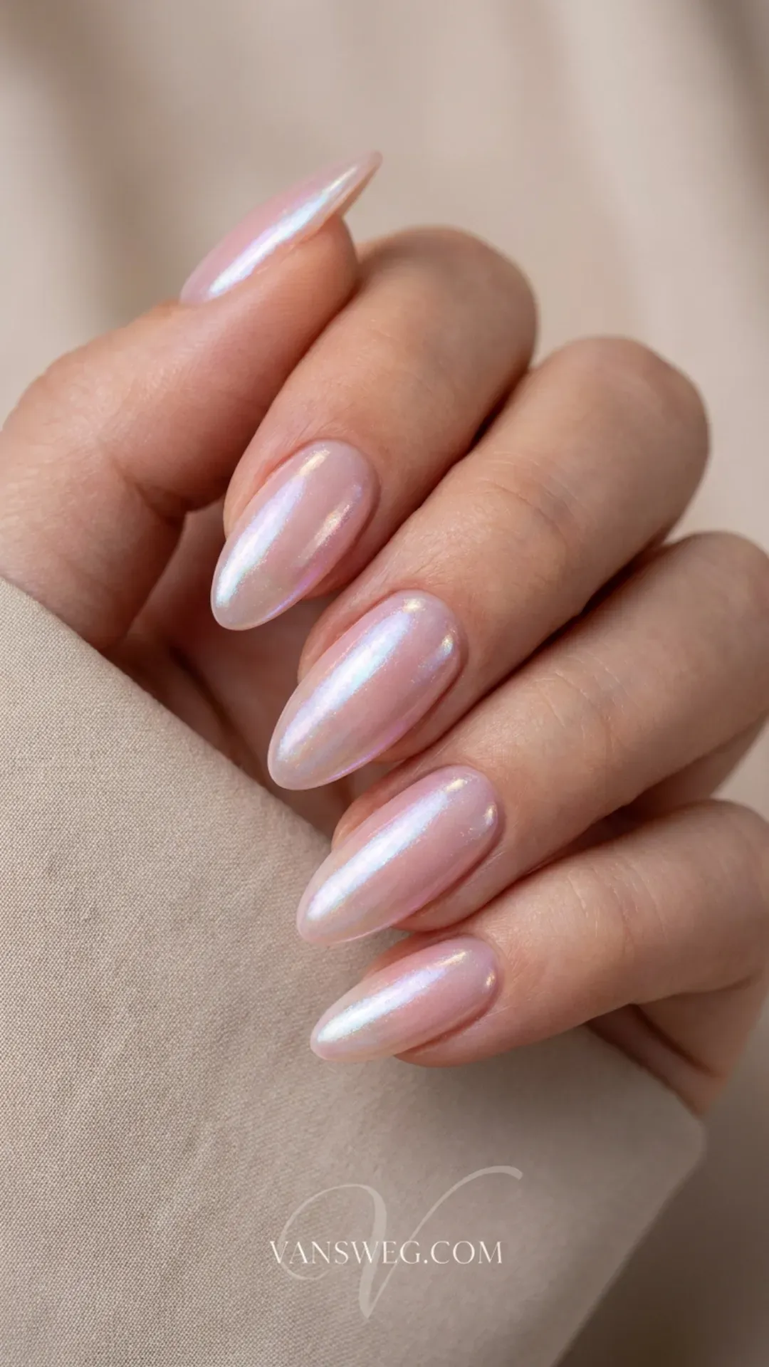  iridescent pearl glazed chrome almond nail finish by VANSWEG.COM