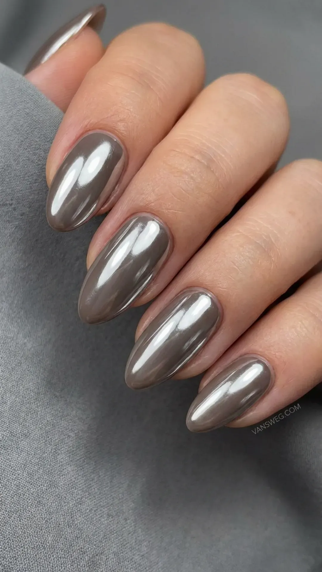  iced espresso cool toned chrome nails by VANSWEG.COM