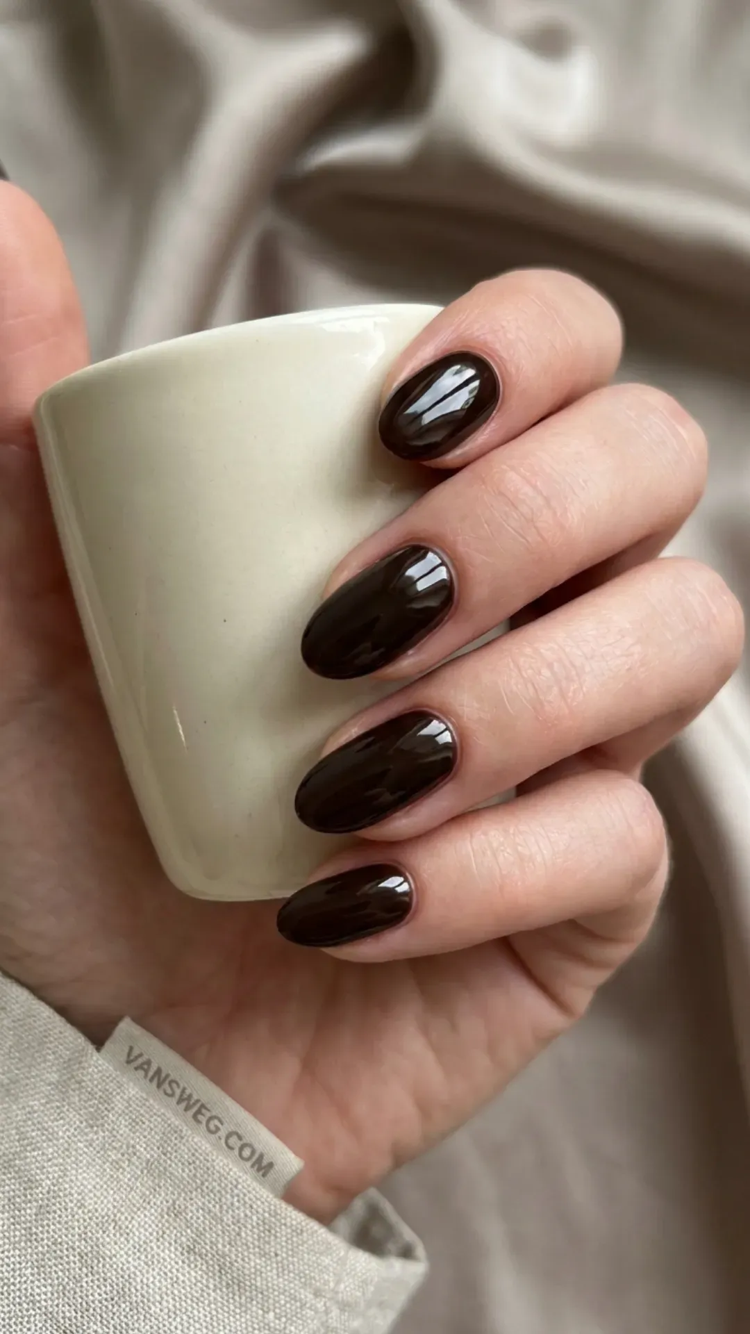  espresso rich girl oval nails classic luxury shape by VANSWEG.COM