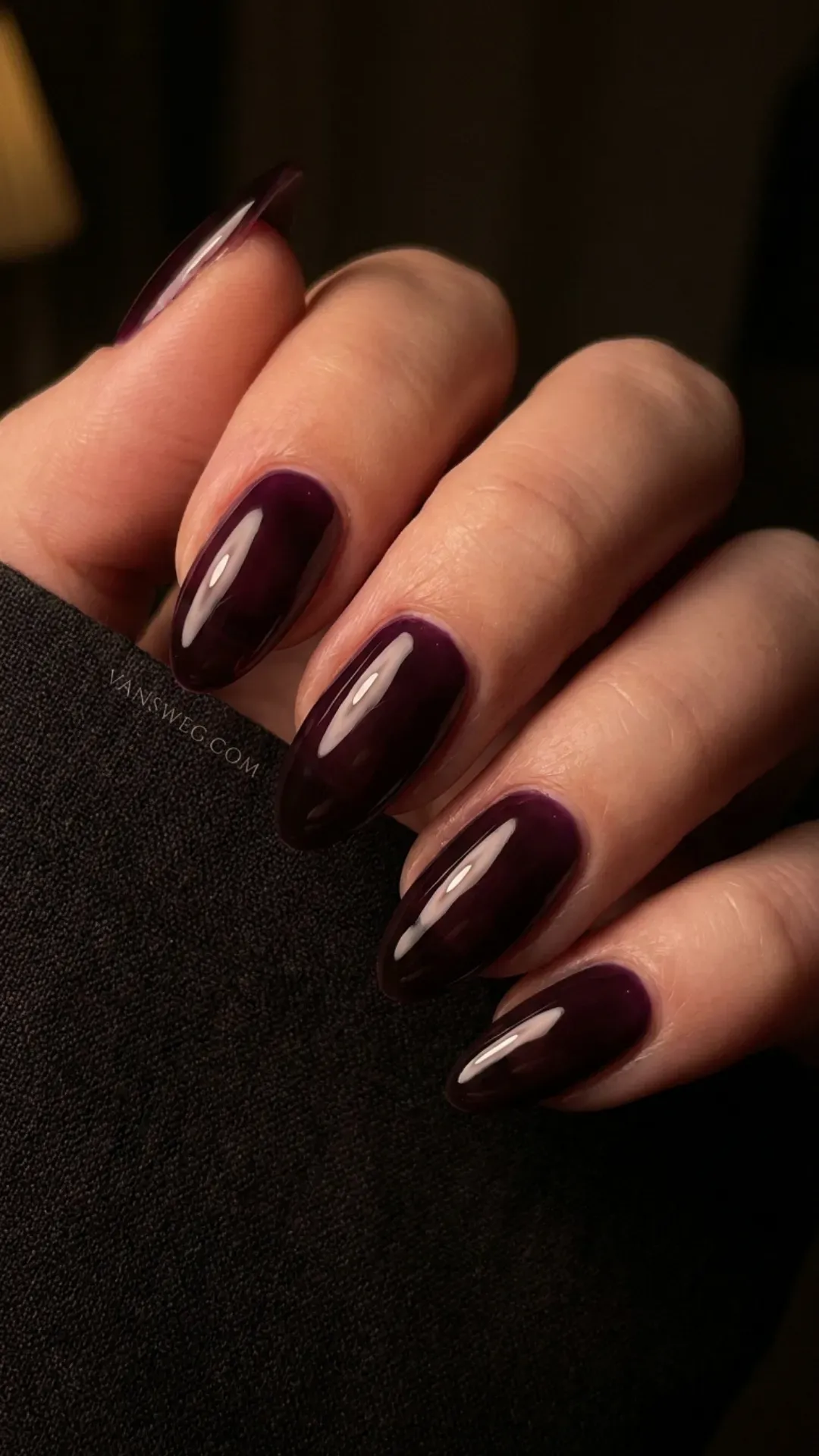 warm glowing sunset gradient korean glass nails summer manicure by VANSWEG.COM