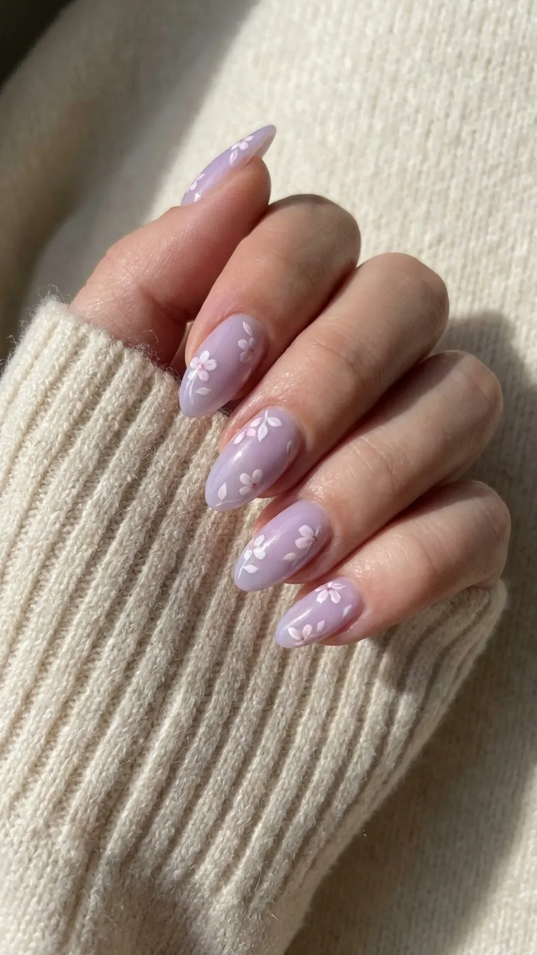 Pastel Purple Floral Nails - Pastel purple sheer nails with delicate flower detailing