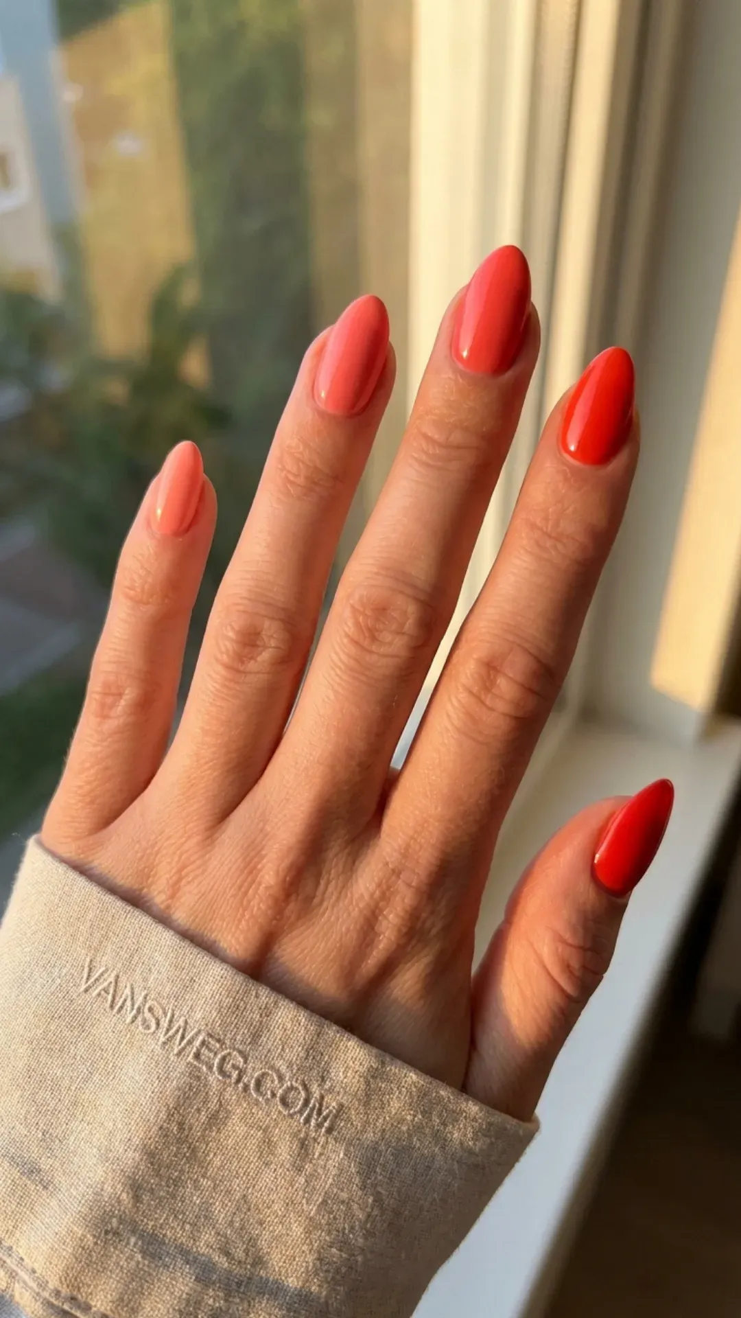 multi tonal sunset gradient tomato red summer nails skittle manicure by VANSWEG.COM