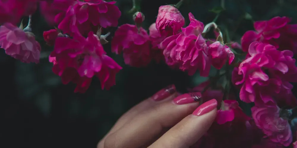2025's Hottest Nail Trend: Syrup Nails That Melt Into Summer