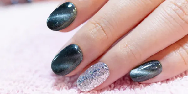 Hypnotic Spring Cat Eye Nail Designs – Bold and Mesmerizing Looks for 2025