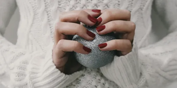 10 Stylish Nail Designs You’ll See Everywhere in 2025